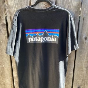 Men's Patagonia Black Responsibili- T-Shirt XL Crew Cotton Outdoor Hike PILLING